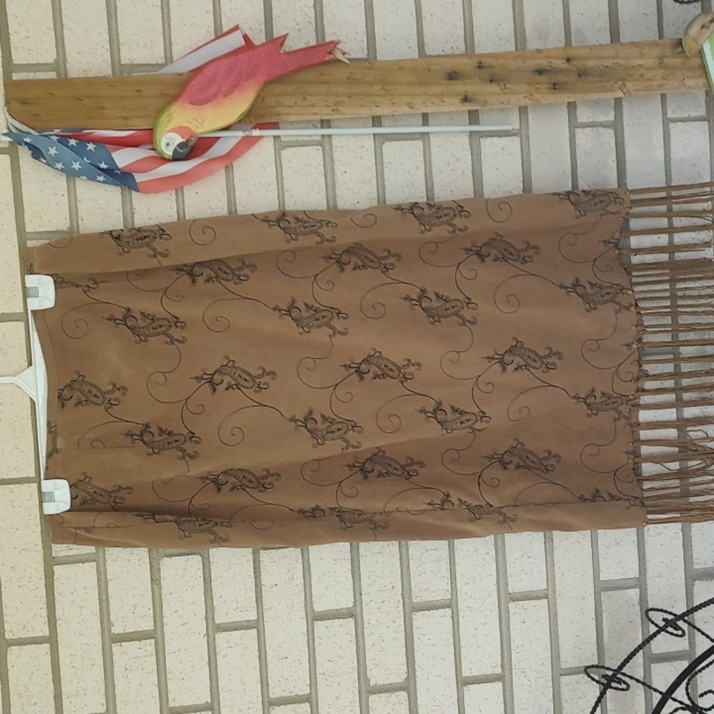 Plaza South Skirt*